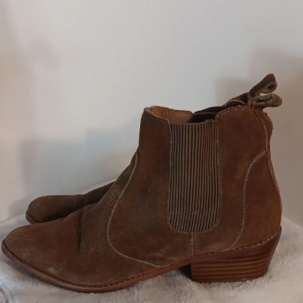 Chelsea Brown Suede Ankle Boots